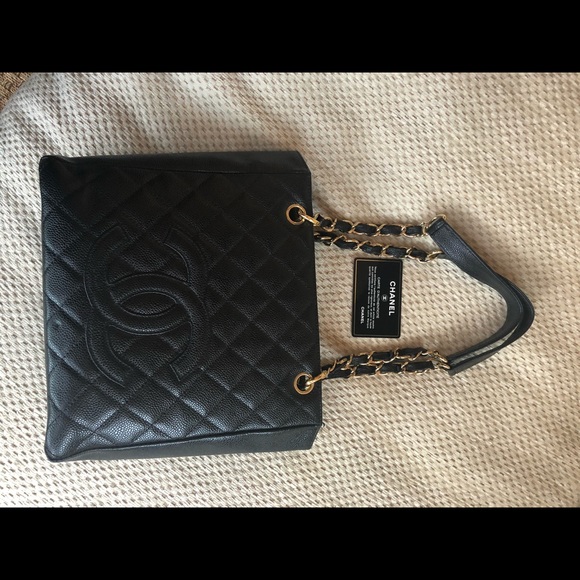 Chanel Petit Shopping Tote - Picture 7 of 11